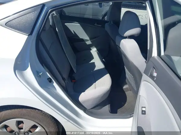 KMHCT4AEXHU375996 2017 HYUNDAI ACCENT - Image 8