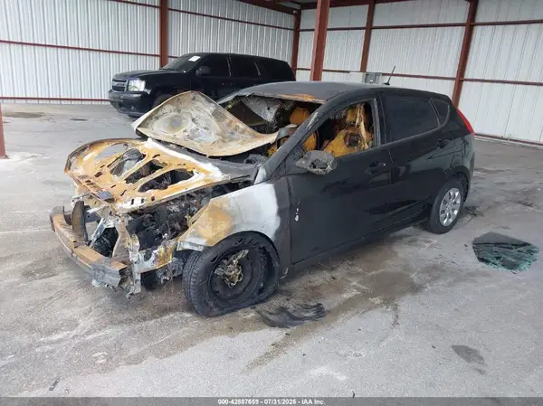 KMHCT5AE0GU236898 2016 HYUNDAI ACCENT - Image 2
