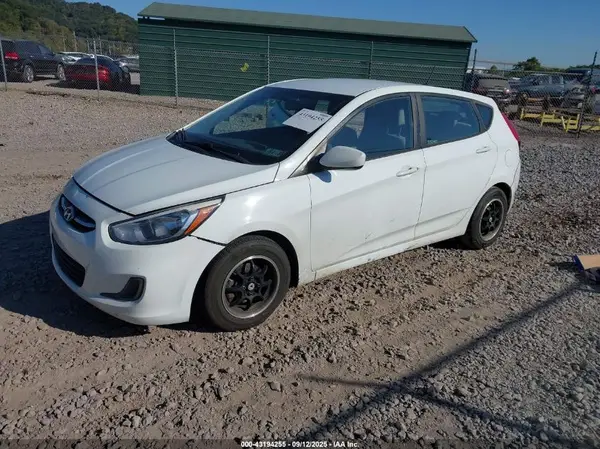 KMHCT5AE0GU238697 2016 HYUNDAI ACCENT - Image 2