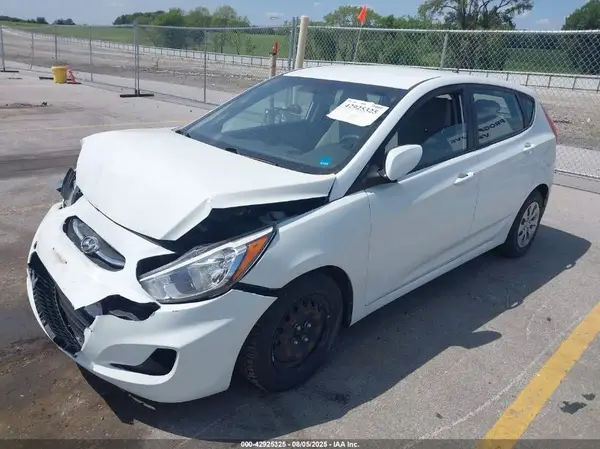KMHCT5AE0GU242412 2016 HYUNDAI ACCENT - Image 2