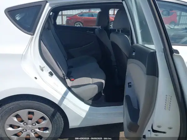 KMHCT5AE0GU242412 2016 HYUNDAI ACCENT - Image 8