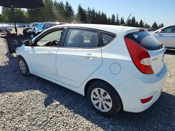 KMHCT5AE0GU256200 2016 HYUNDAI ACCENT - Image 2