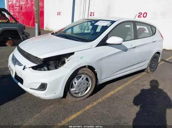 KMHCT5AE0GU280271 2016 HYUNDAI ACCENT - Image 2