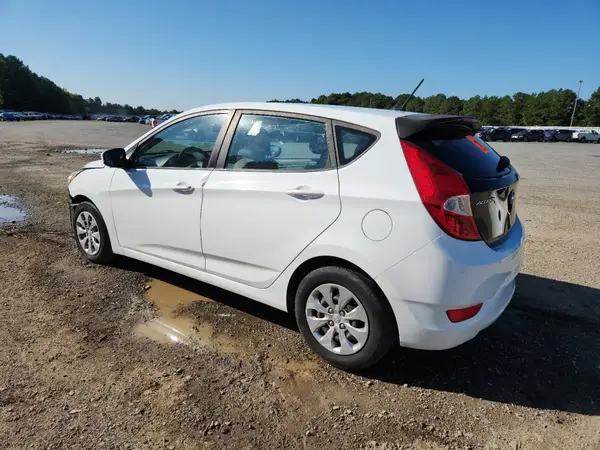 KMHCT5AE0HU307566 2017 HYUNDAI ACCENT - Image 2