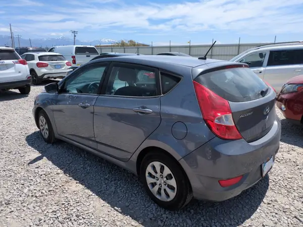 KMHCT5AE0HU310497 2017 HYUNDAI ACCENT - Image 2