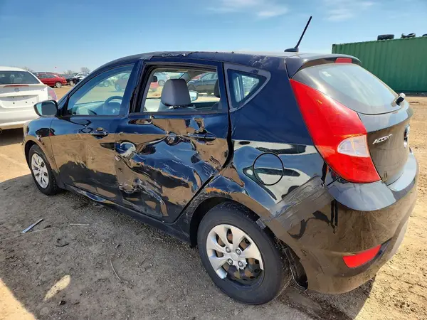KMHCT5AE0HU326182 2017 HYUNDAI ACCENT - Image 2