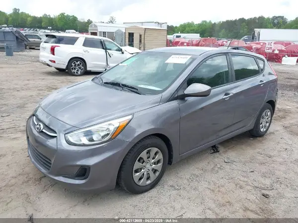 KMHCT5AE0HU335450 2017 HYUNDAI ACCENT - Image 2
