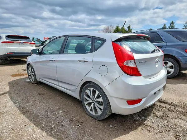 KMHCT5AE0HU342690 2017 HYUNDAI ACCENT - Image 2