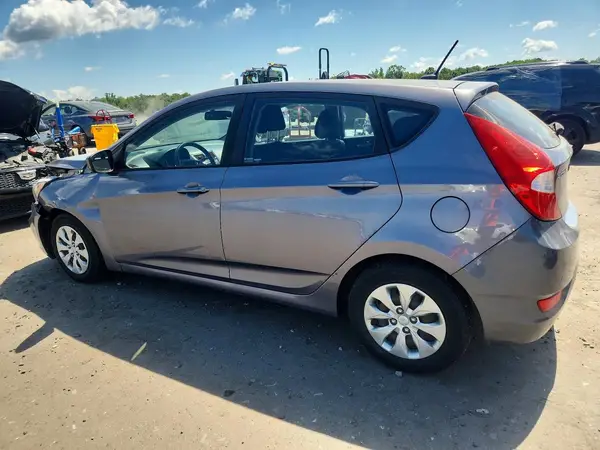 KMHCT5AE0HU346643 2017 HYUNDAI ACCENT - Image 2