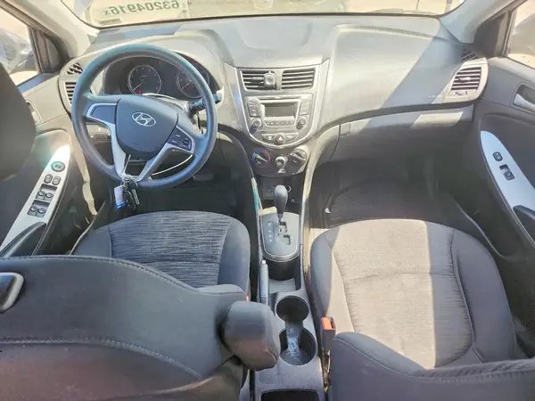 KMHCT5AE0HU346643 2017 HYUNDAI ACCENT - Image 8