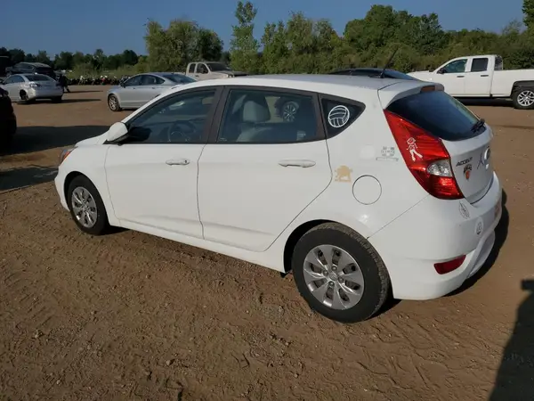 KMHCT5AE0HU349803 2017 HYUNDAI ACCENT - Image 2