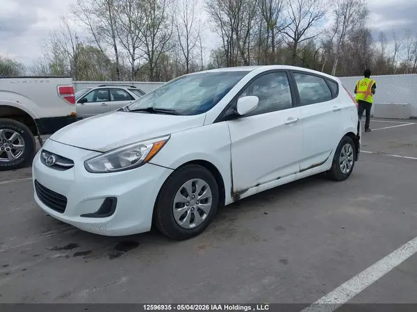 KMHCT5AE0HU352670 2017 HYUNDAI ACCENT - Image 2
