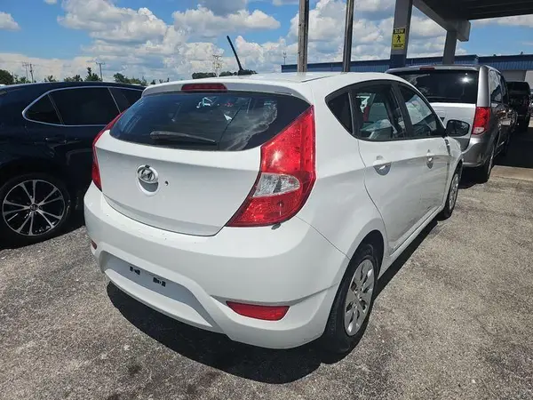 KMHCT5AE0HU356976 2017 HYUNDAI ACCENT - Image 8