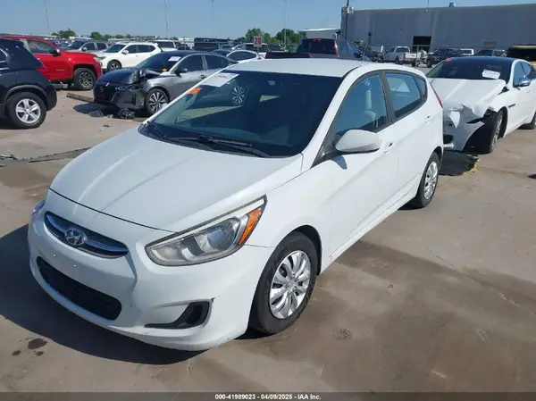 KMHCT5AE0HU365659 2017 HYUNDAI ACCENT - Image 2