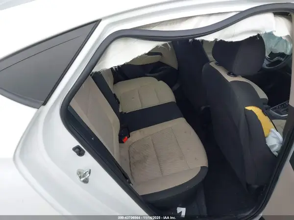 KMHCT5AE1GU264578 2016 HYUNDAI ACCENT - Image 8