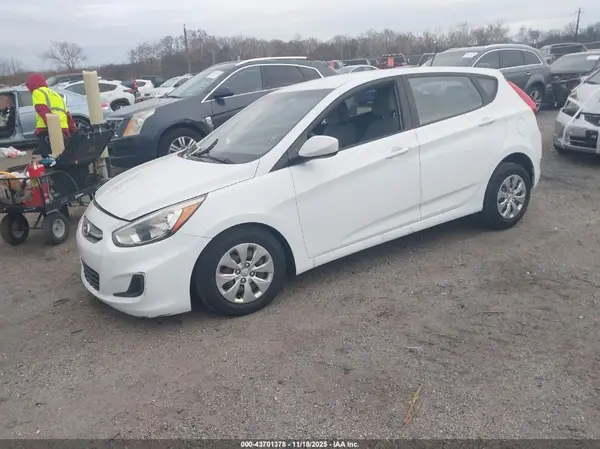 KMHCT5AE1GU283521 2016 HYUNDAI ACCENT - Image 2