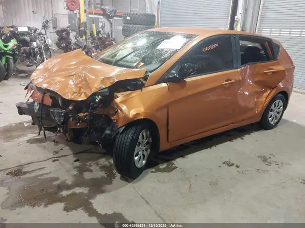 KMHCT5AE1HU302005 2017 HYUNDAI ACCENT - Image 2