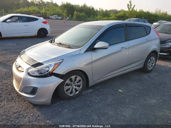 KMHCT5AE1HU305955 2017 HYUNDAI ACCENT - Image 2