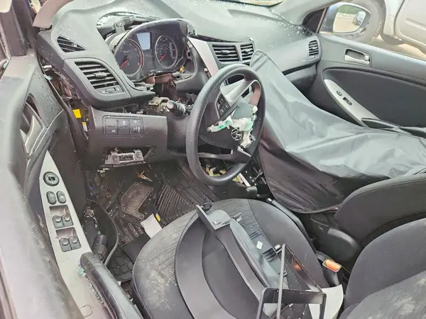 KMHCT5AE1HU307804 2017 HYUNDAI ACCENT - Image 8
