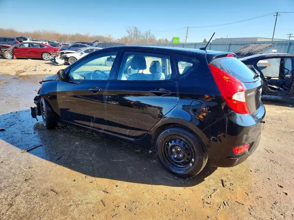 KMHCT5AE1HU311898 2017 HYUNDAI ACCENT - Image 2