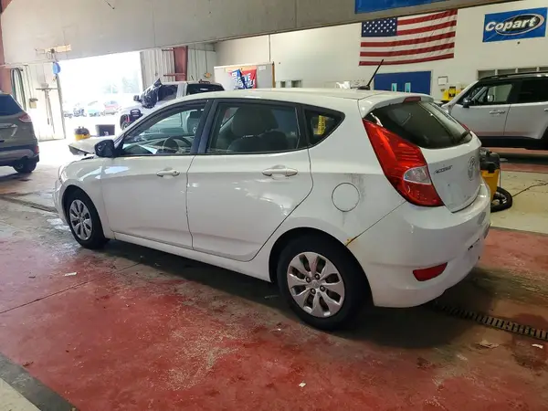 KMHCT5AE1HU311979 2017 HYUNDAI ACCENT - Image 2