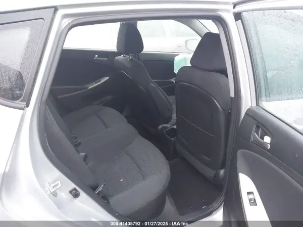 KMHCT5AE1HU312355 2017 HYUNDAI ACCENT - Image 8