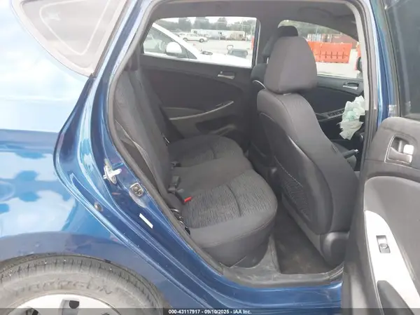 KMHCT5AE1HU325476 2017 HYUNDAI ACCENT - Image 8