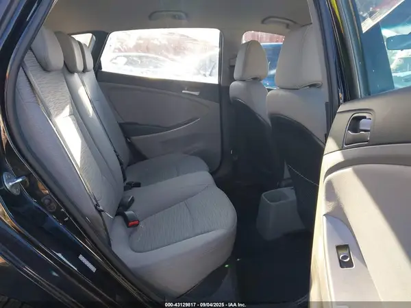 KMHCT5AE1HU326109 2017 HYUNDAI ACCENT - Image 8