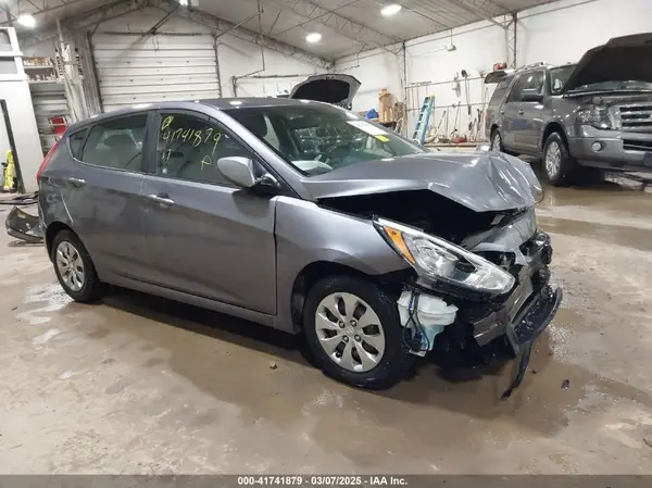 KMHCT5AE1HU326448 2017 HYUNDAI ACCENT - Image 1