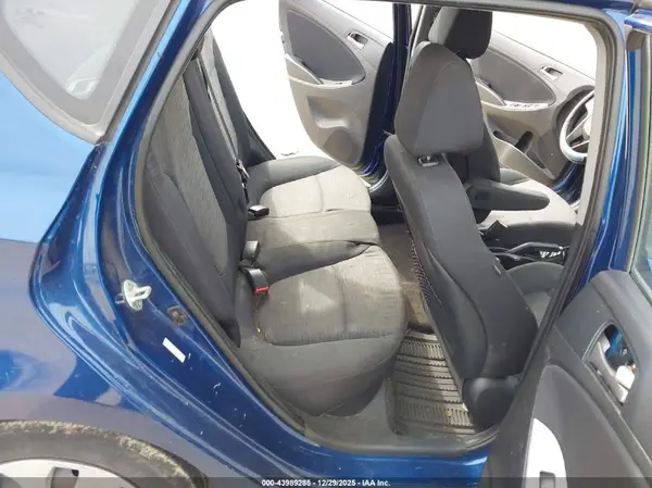 KMHCT5AE1HU327065 2017 HYUNDAI ACCENT - Image 8