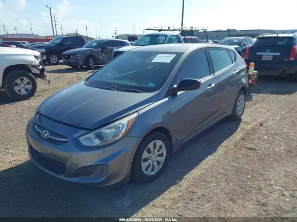 KMHCT5AE1HU329253 2017 HYUNDAI ACCENT - Image 2