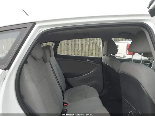 KMHCT5AE1HU338132 2017 HYUNDAI ACCENT - Image 8