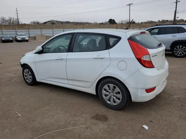 KMHCT5AE1HU338938 2017 HYUNDAI ACCENT - Image 2