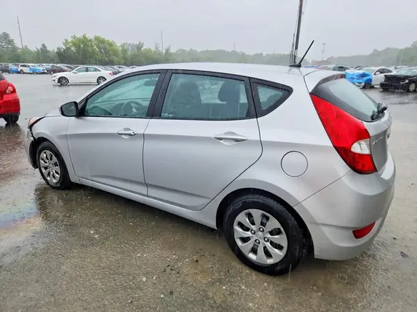 KMHCT5AE1HU348773 2017 HYUNDAI ACCENT - Image 2