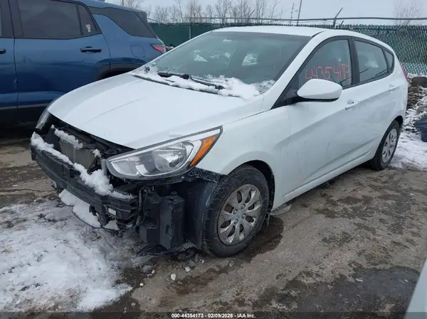 KMHCT5AE1HU349664 2017 HYUNDAI ACCENT - Image 2