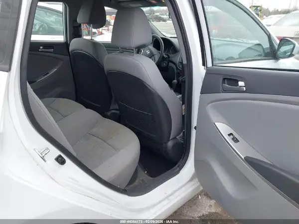 KMHCT5AE1HU349664 2017 HYUNDAI ACCENT - Image 8