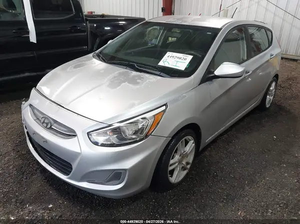 KMHCT5AE1HU350782 2017 HYUNDAI ACCENT - Image 2