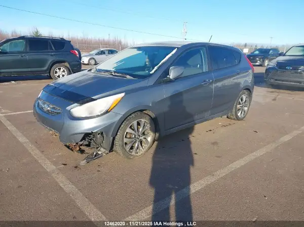 KMHCT5AE1HU354069 2017 HYUNDAI ACCENT - Image 2