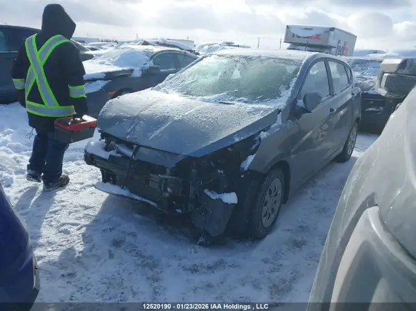 KMHCT5AE1HU357618 2017 HYUNDAI ACCENT - Image 2