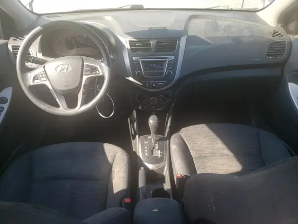 KMHCT5AE1HU369445 2017 HYUNDAI ACCENT - Image 8