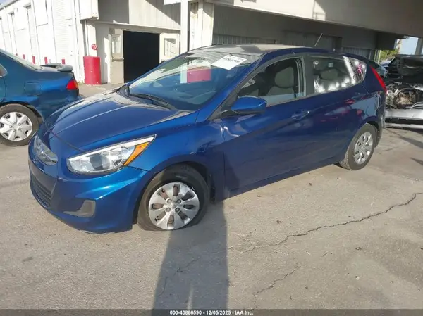 KMHCT5AE2GU255744 2016 HYUNDAI ACCENT - Image 2