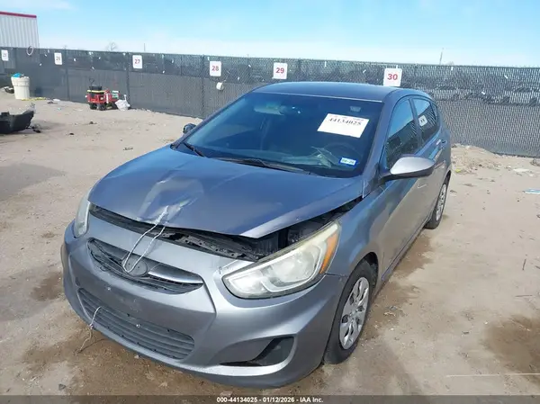 KMHCT5AE2GU267828 2016 HYUNDAI ACCENT - Image 2