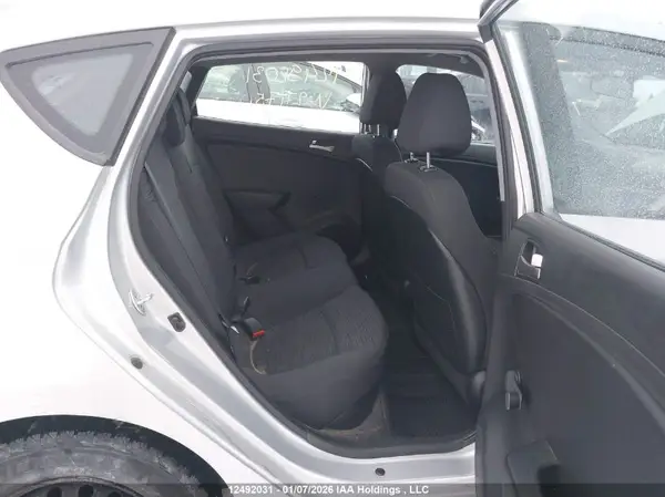 KMHCT5AE2GU271751 2016 HYUNDAI ACCENT - Image 8