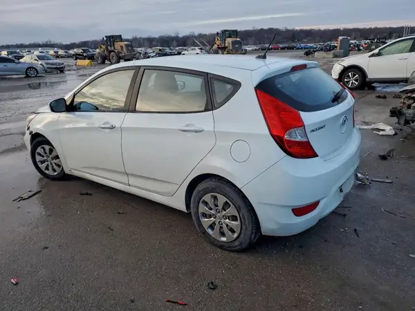 KMHCT5AE2GU275055 2016 HYUNDAI ACCENT - Image 2