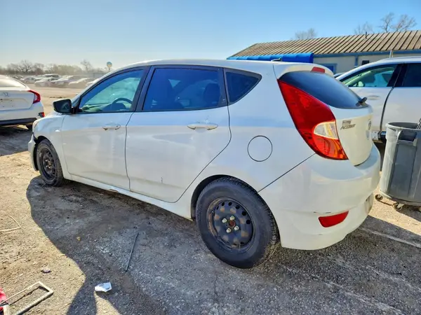 KMHCT5AE2HU298871 2017 HYUNDAI ACCENT - Image 2