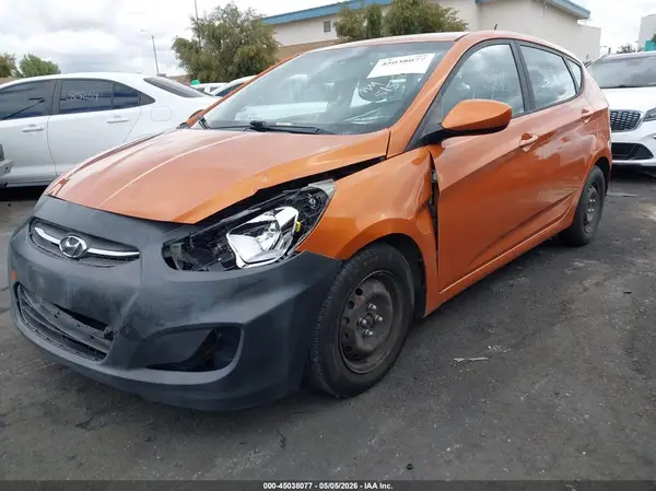 KMHCT5AE2HU300778 2017 HYUNDAI ACCENT - Image 2