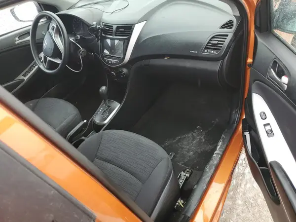 KMHCT5AE2HU305026 2017 HYUNDAI ACCENT - Image 8