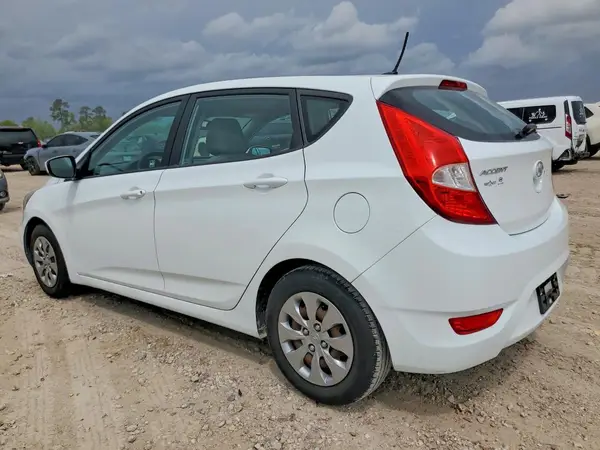 KMHCT5AE2HU307584 2017 HYUNDAI ACCENT - Image 2