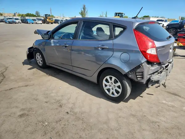 KMHCT5AE2HU310842 2017 HYUNDAI ACCENT - Image 2