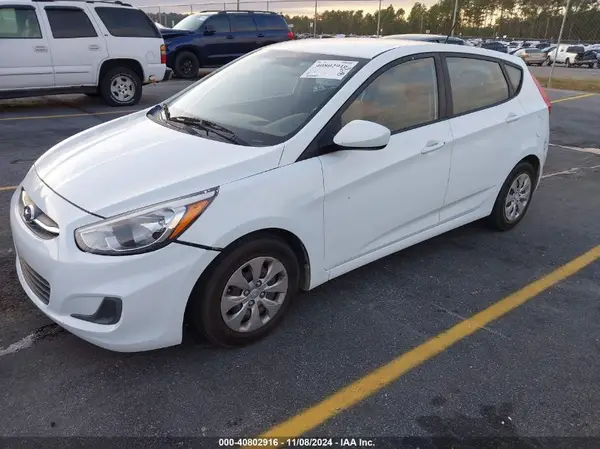 KMHCT5AE2HU315037 2017 HYUNDAI ACCENT - Image 2